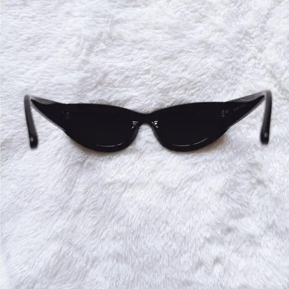 Faye Mirrored Black Cat-Eye Sunglasses - Picture 12 of 15